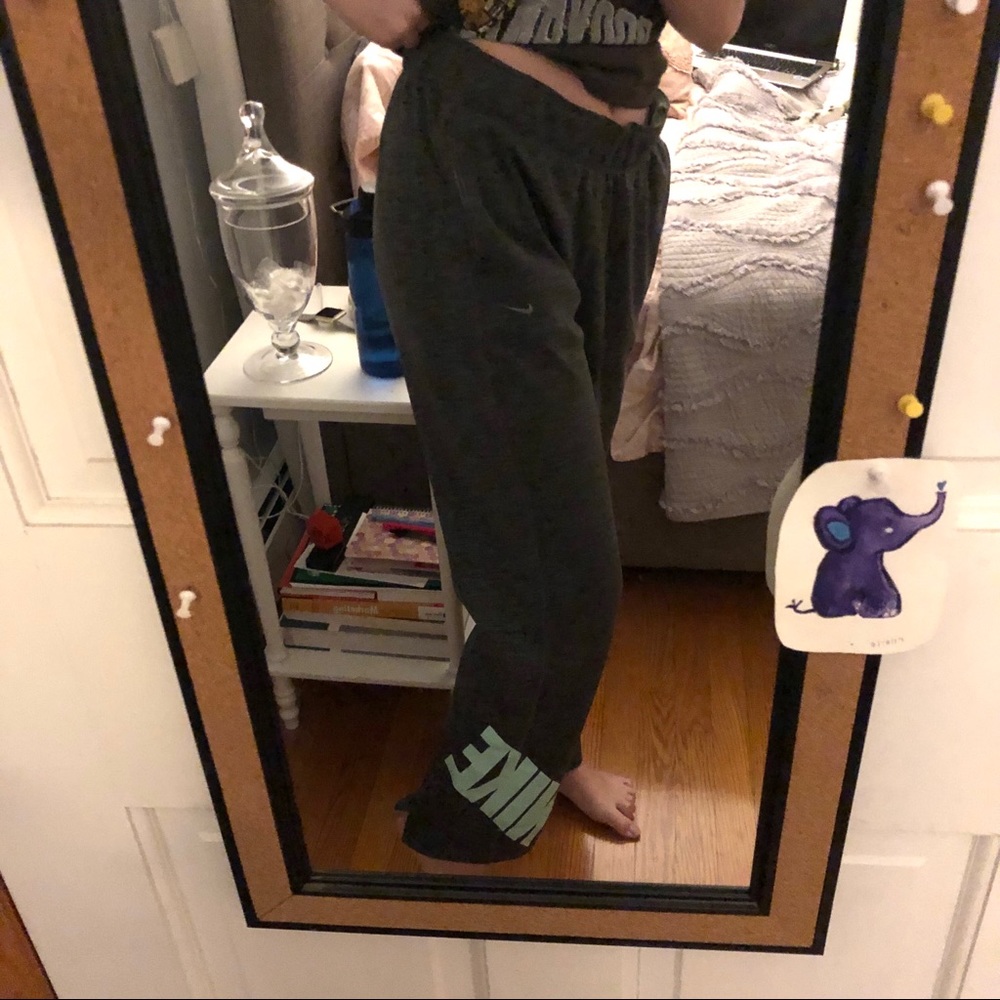 NIKE sweatpants